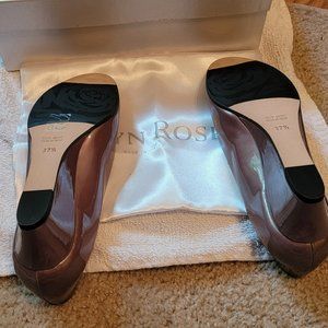 Taryn Rose Kaelyn Pearl shoes, size 37.5, size 7